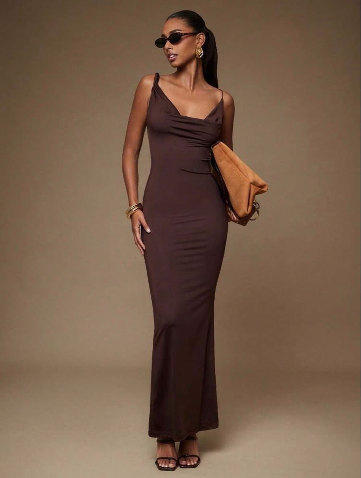 Vestido Castanho/Longo/justo/ "Alça Fina" 